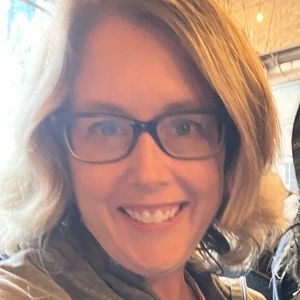 Meet your Posher, Stefanie